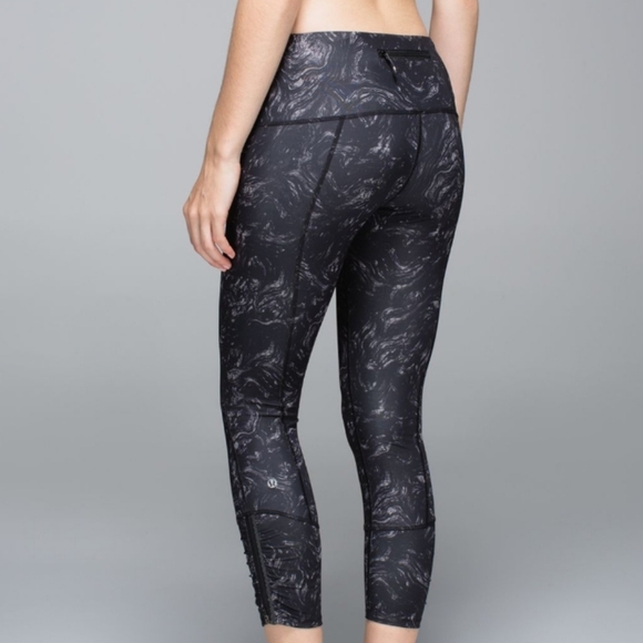 Lululemon Runday Crop Full On Luxtreme Sz4 - Picture 2 of 10